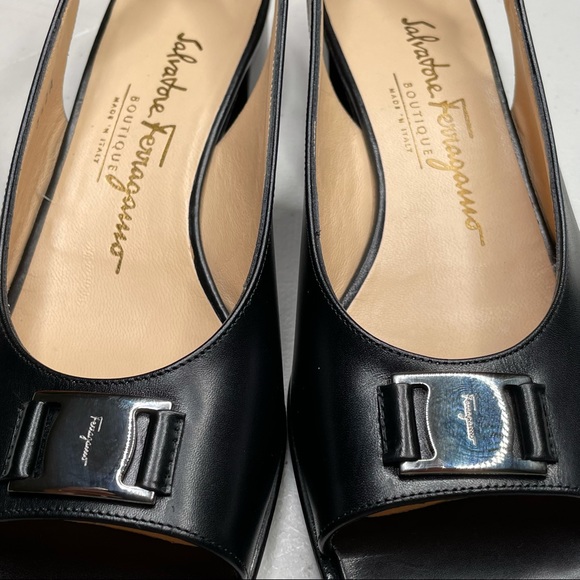 Salvatore Ferragamo Renata Size 7 1/2 AA
New! Never used with box - Picture 3 of 16